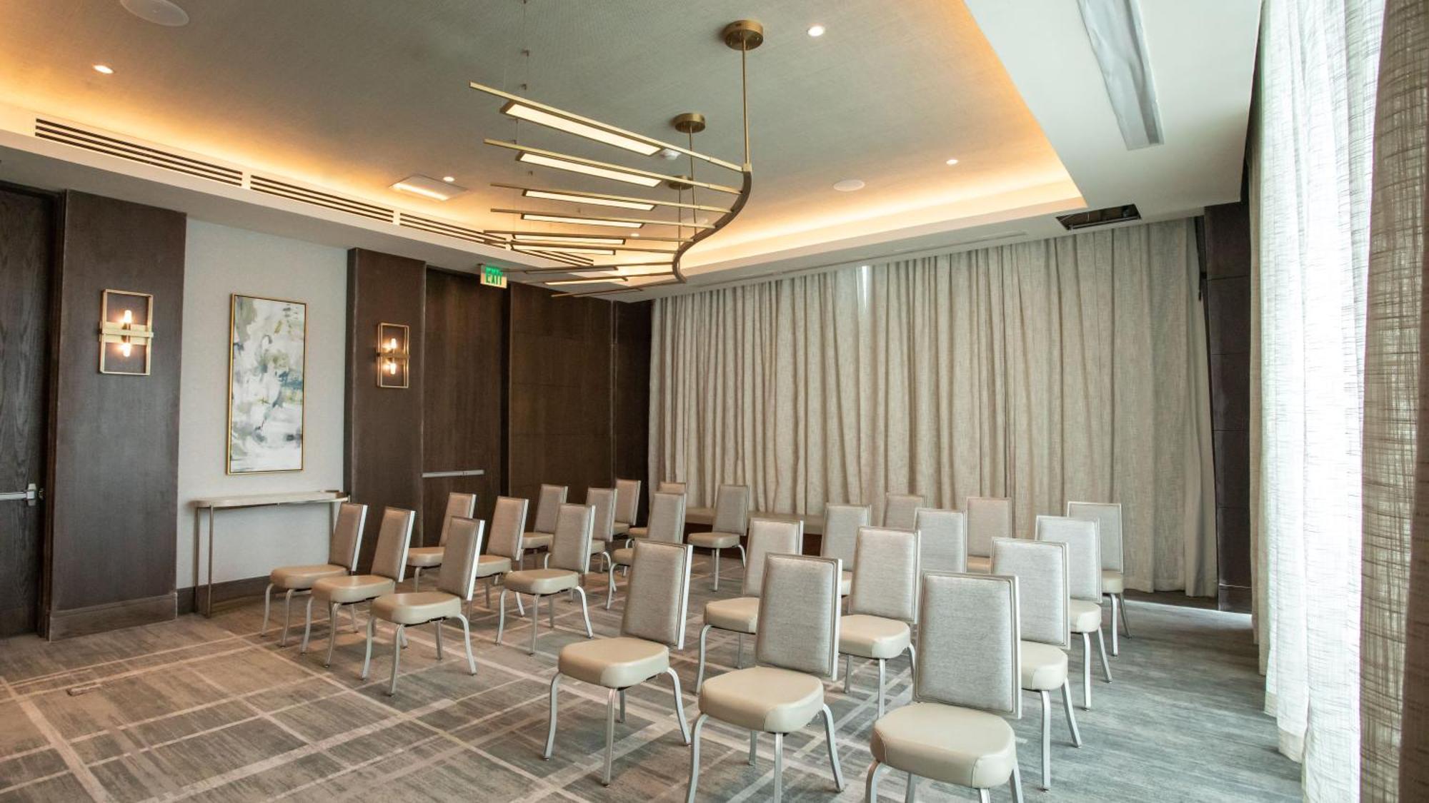 Courtyard By Marriott Santo Domingo Piantini Hotel Exterior photo