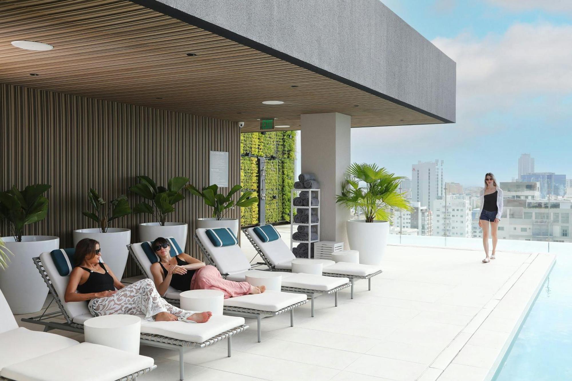 Courtyard By Marriott Santo Domingo Piantini Hotel Exterior photo